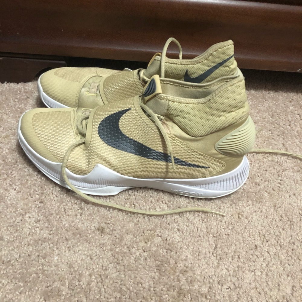 Nike HyperRev